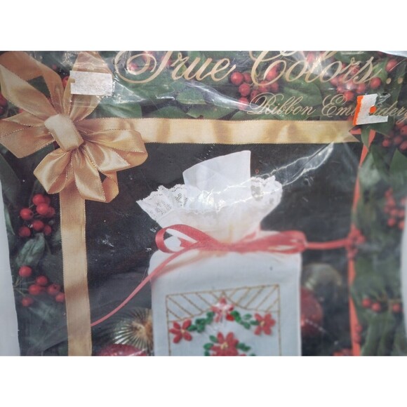 TRUE COLORS Ribbon Embroidery SRK 70010 Poinsettia Tissue Box Beginnner Level - Picture 2 of 5